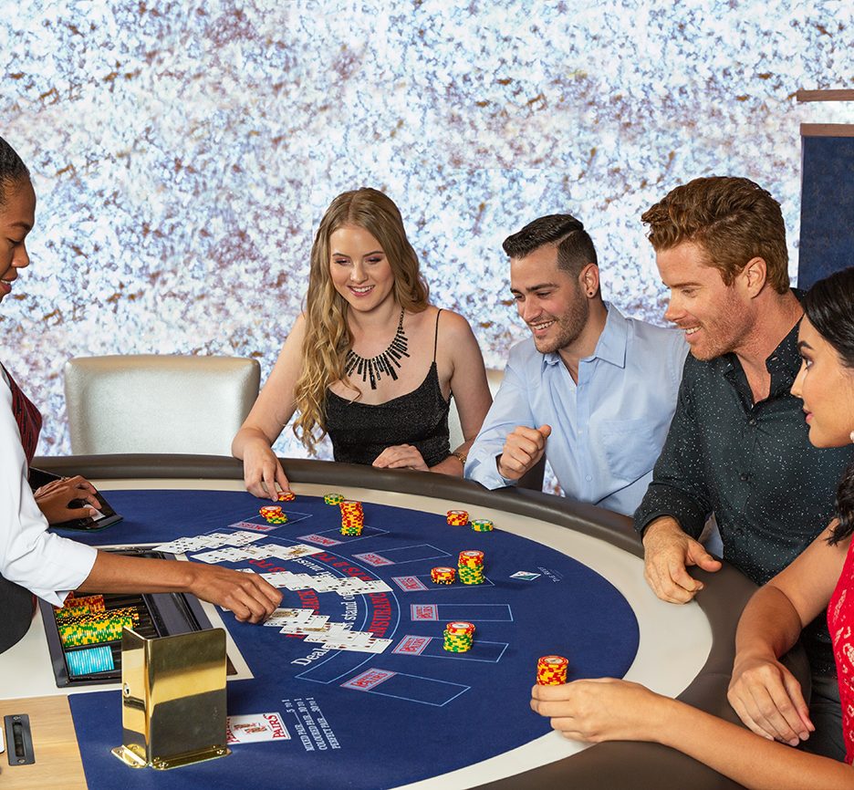 Free Credit Casino Games vs. Real Money Games – What’s Better?